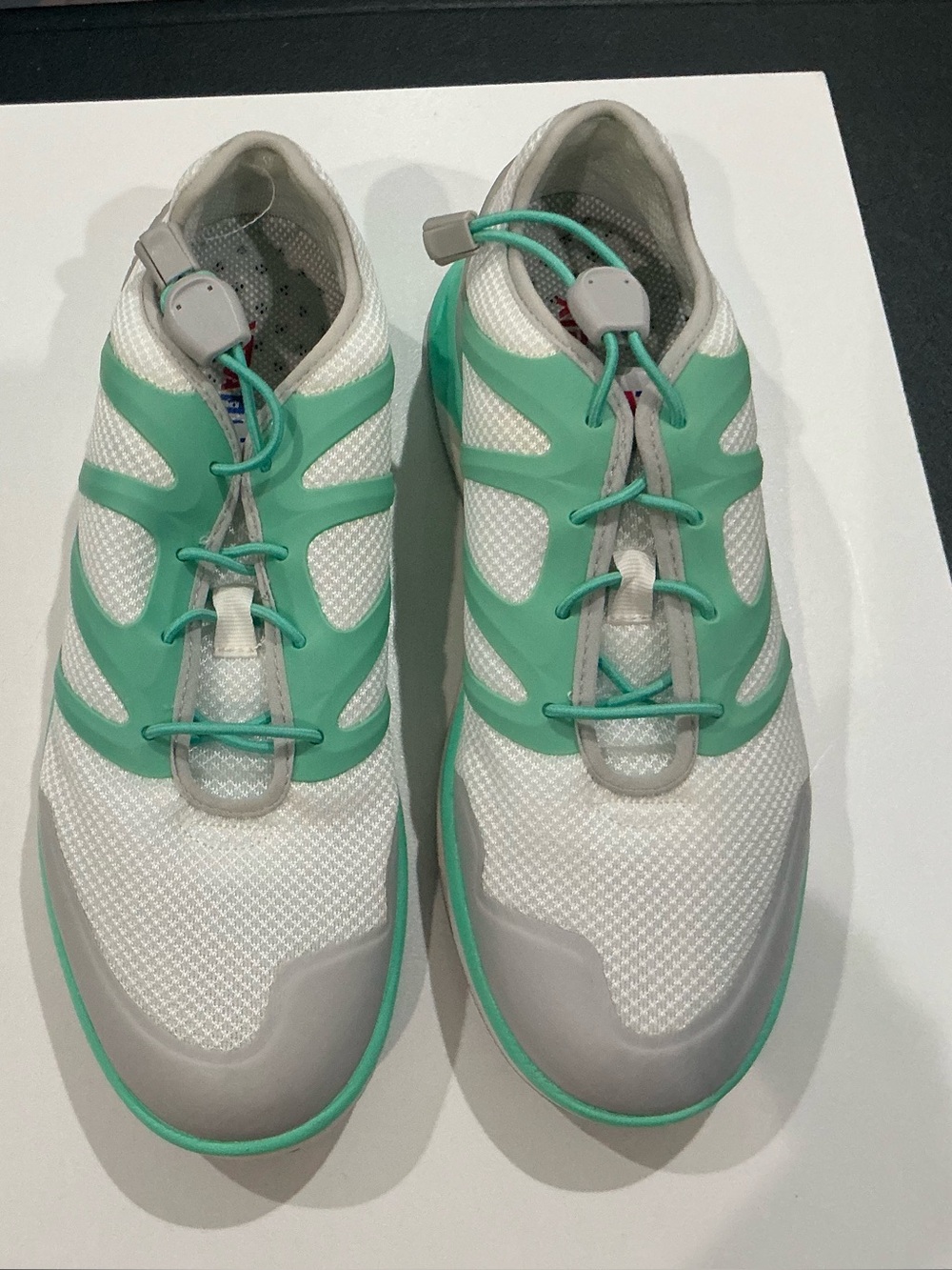 XTRATUF Women’s slip resistant athletic/boat shoes white/mint green size 9.5
